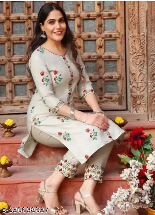 WOMEN KURTA SET WITH EMRODARY WORK FANCY KURTI WITH BOTTOM