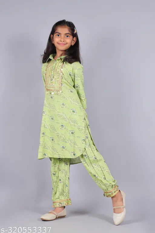 Kidaroo Girl's Rayon Printed kurta and Pyjama Set