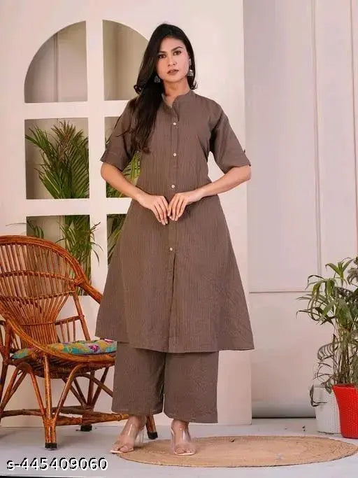 E_32 women rayon printed kurta with pant