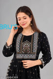 Tajmahal Nayra Yoke Kurtis